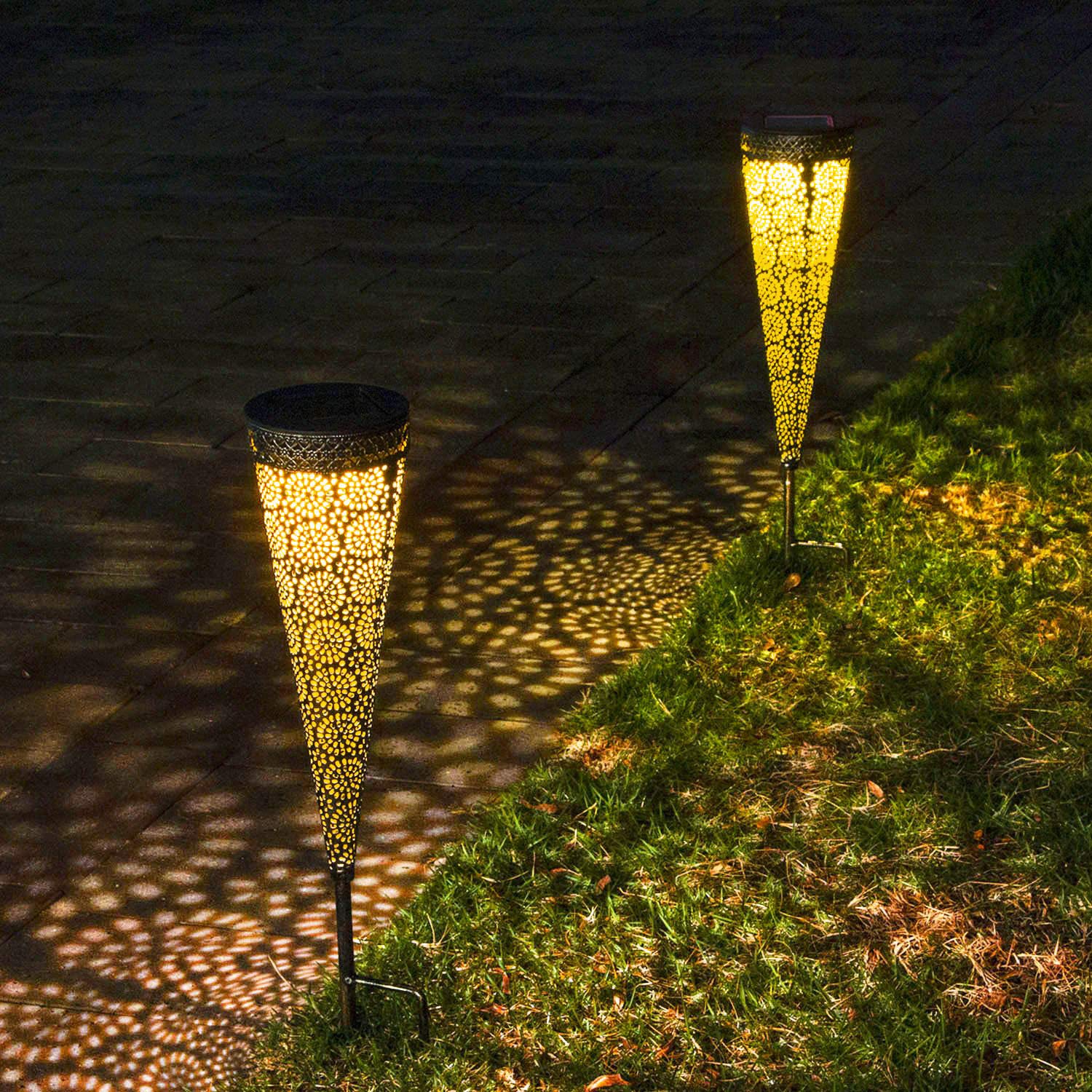 16 Best Solar Garden Lights 2020 (Reviews Guide)